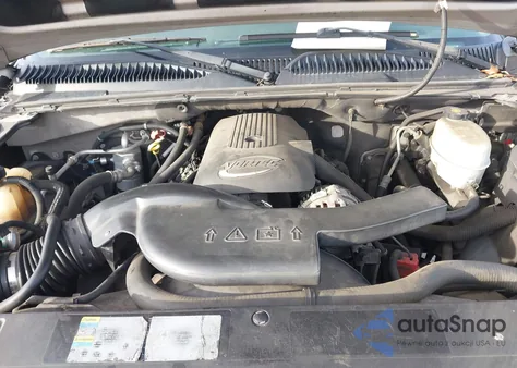 2004 Cadillac Escalade Standard z USA, uszkodzony, nr VIN 1GYEC63T64R311577